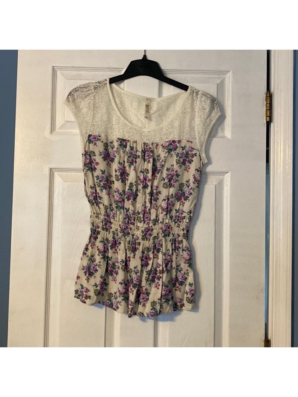 Sound & Matter juniors girls top; size large